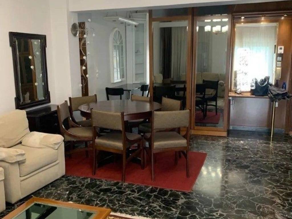 Forumland Real Estate, Σαλόνι