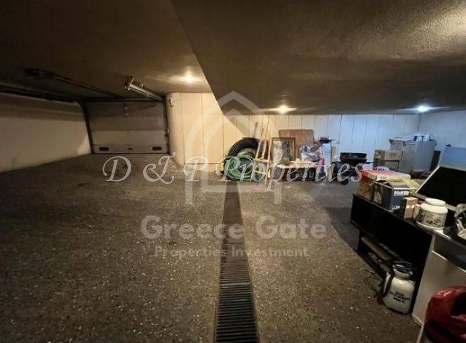 Υπόγειος χώρος στάθμευσης