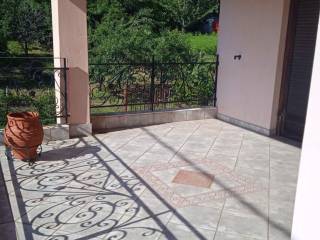 Μεγάλο μπαλκόνι με θέα