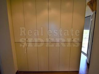 Μεγάλη ντουλάπα