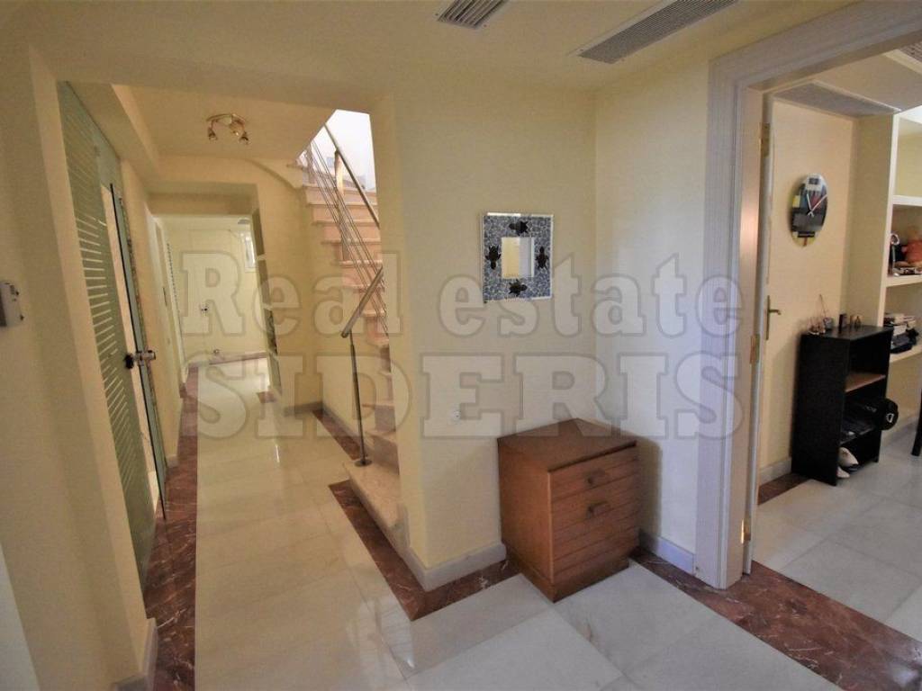 Κάτω όροφος