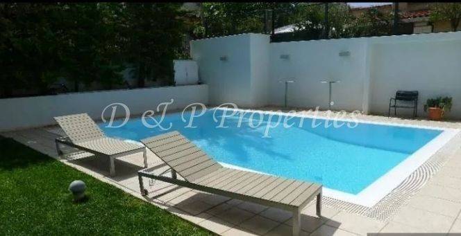 Κοινόχρηστη πισίνα