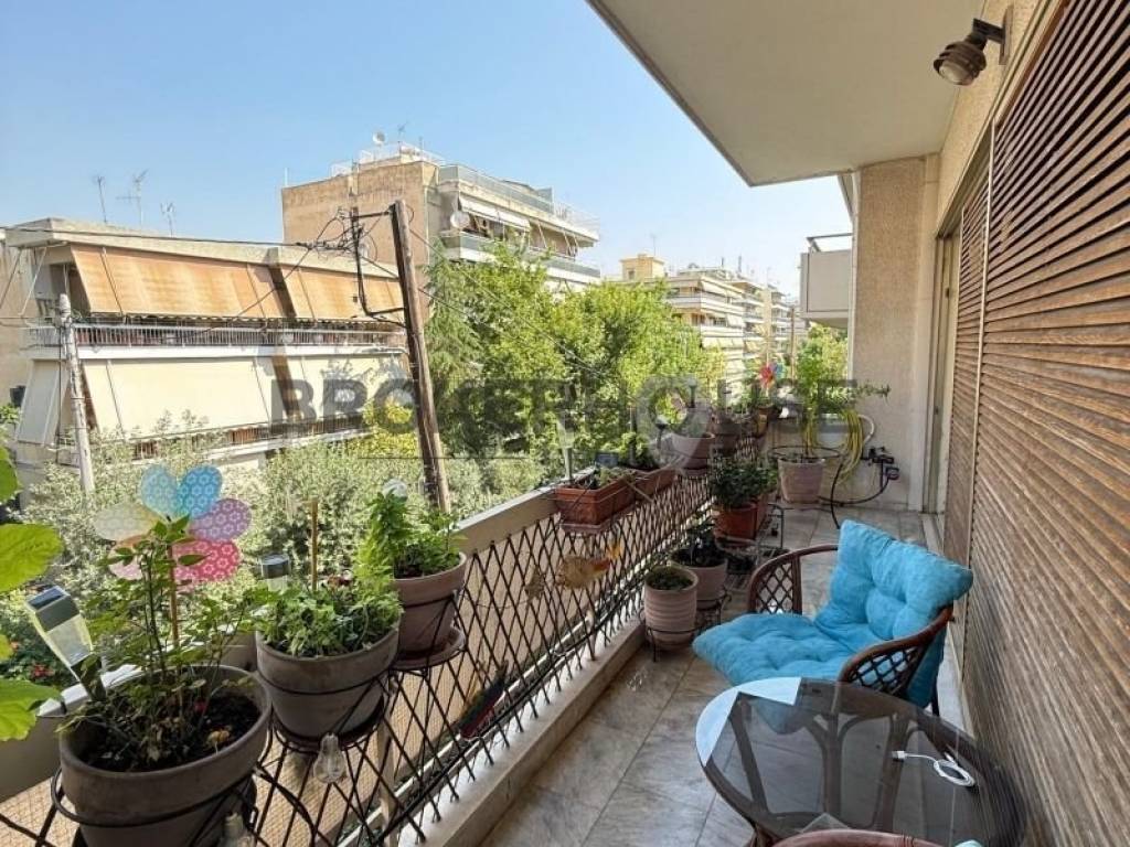 Θέα από μπαλκόνι