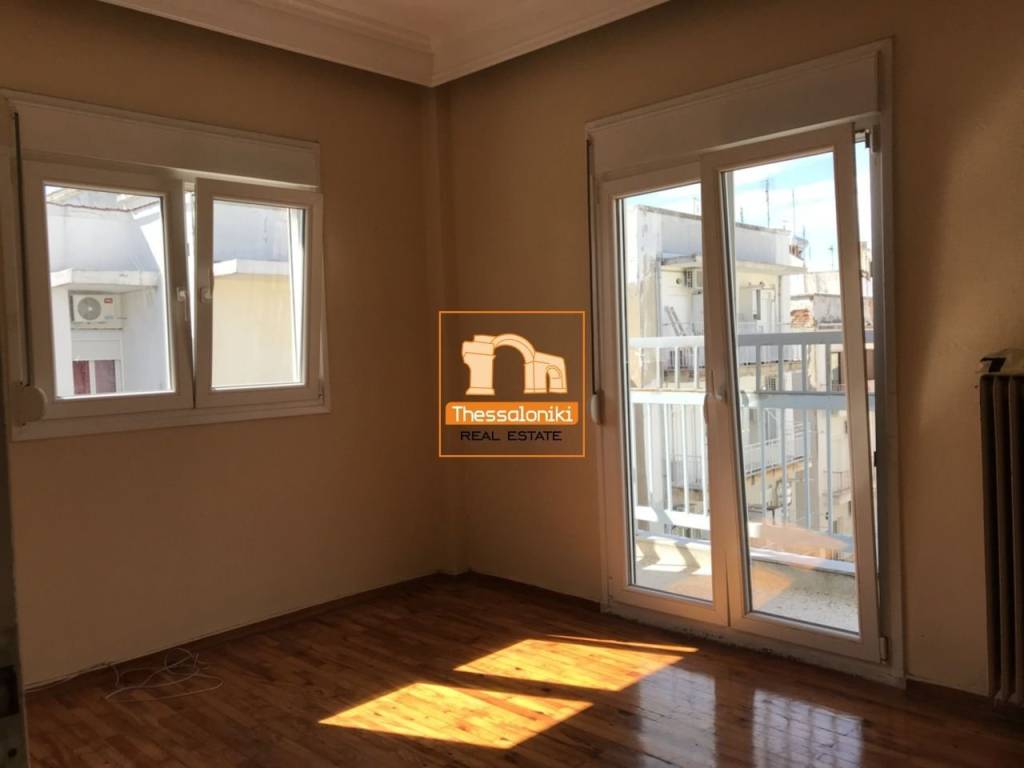 Ροτόντα, Γκαρσονιέρα, 32 τ.μ.