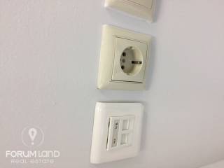 Forumland Real Estate, 1ος όροφος