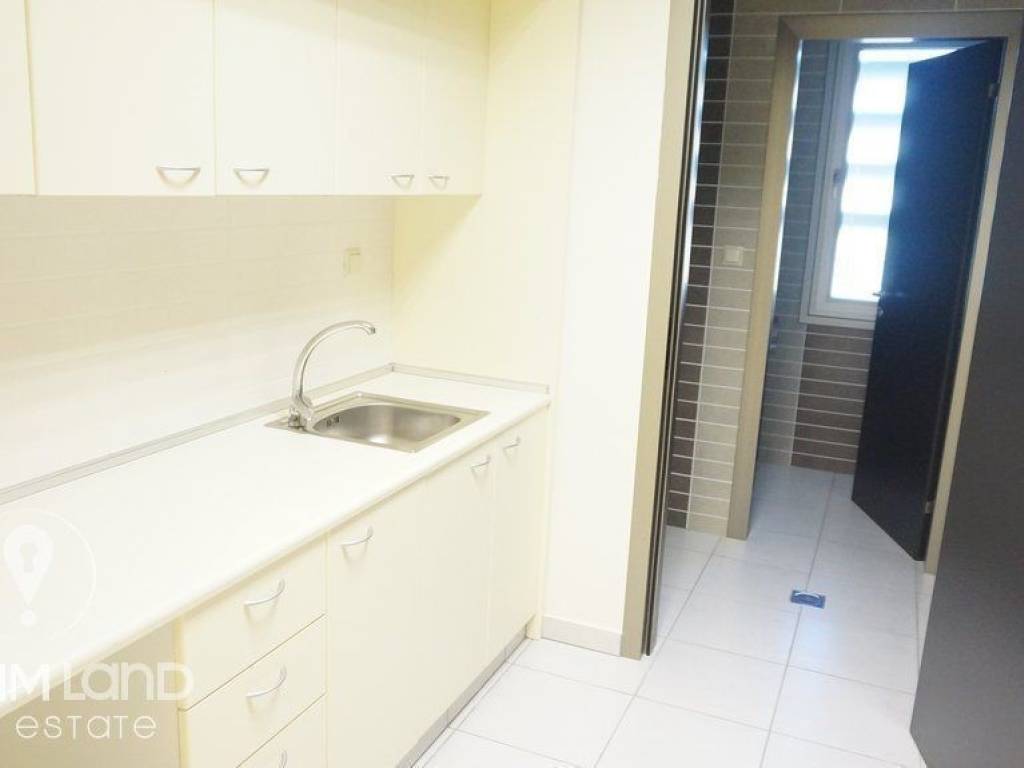 Forumland Real Estate, 1ος όροφος