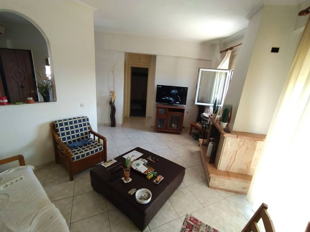 ANYPLACE MESITIKES YPERESIES