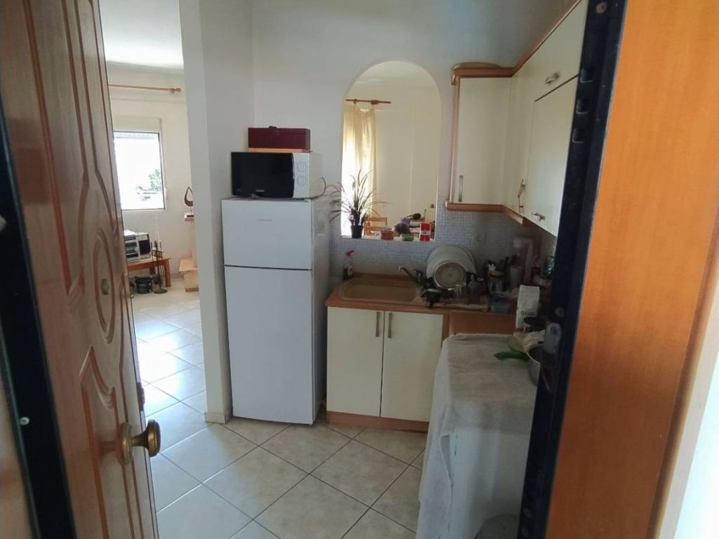 ANYPLACE MESITIKES YPERESIES