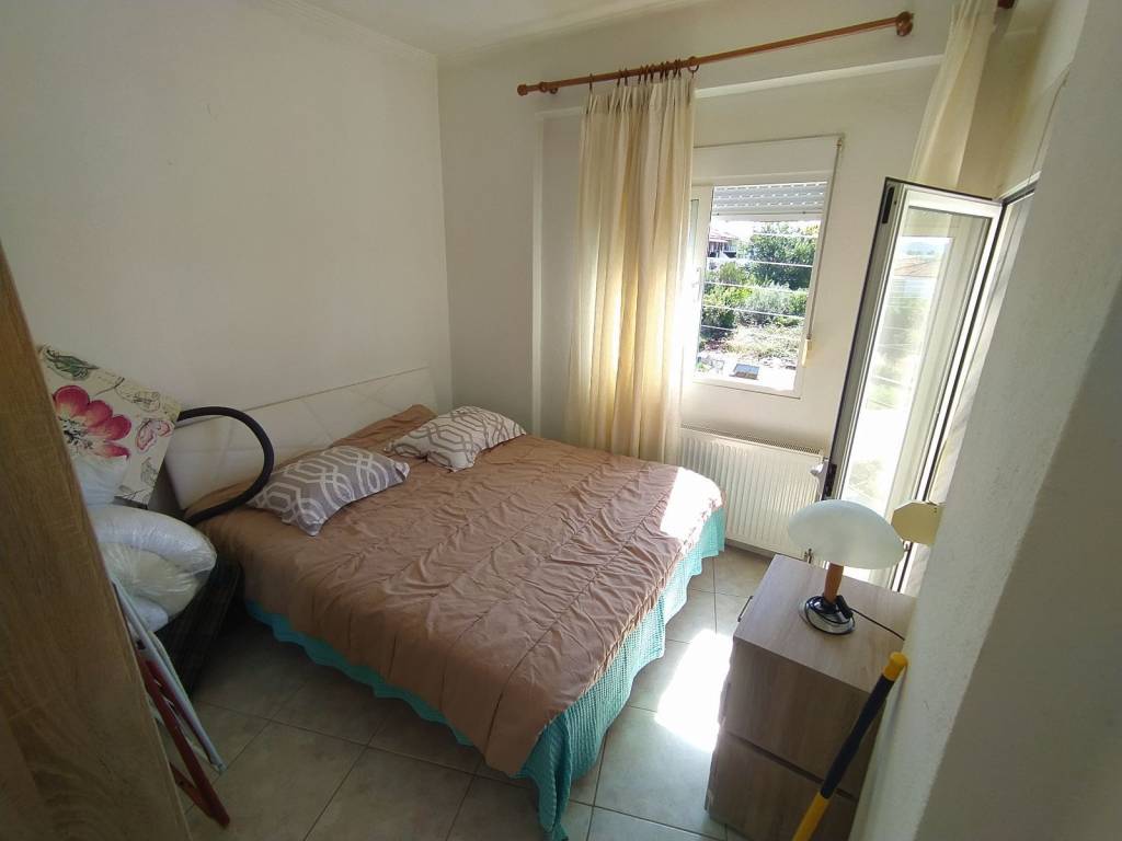 ANYPLACE MESITIKES YPERESIES