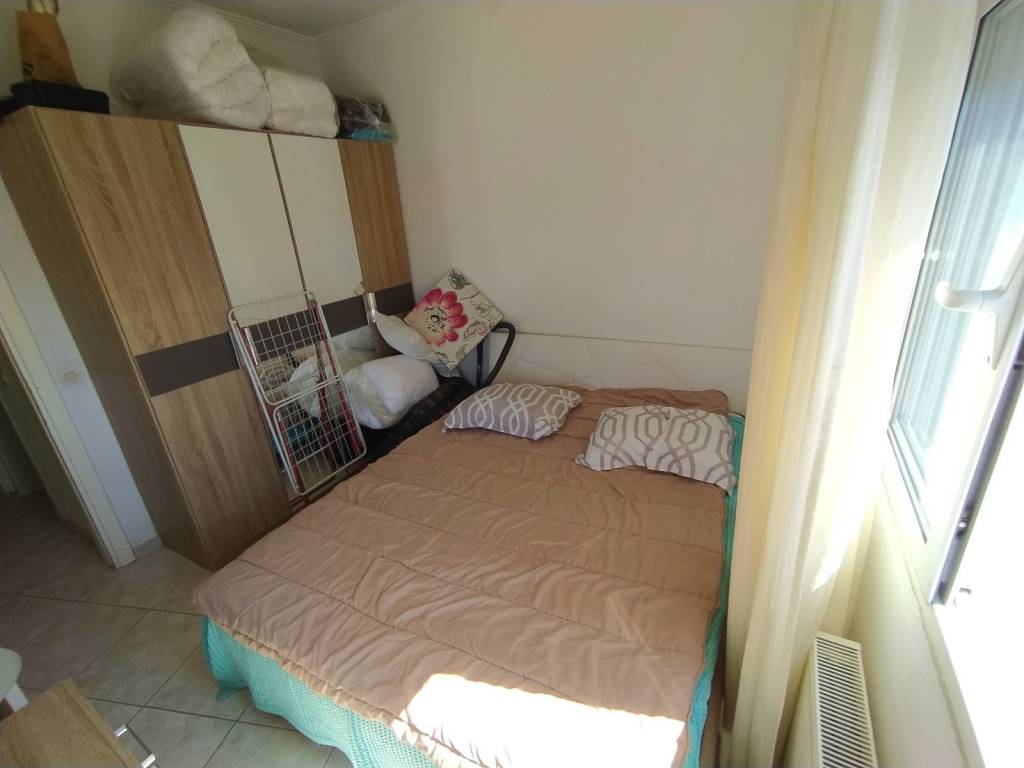 ANYPLACE MESITIKES YPERESIES