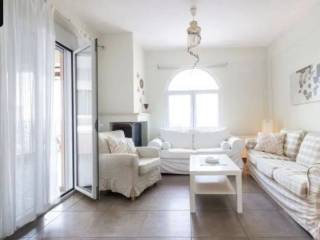 ANYPLACE MESITIKES YPERESIES