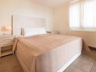 ANYPLACE MESITIKES YPERESIES