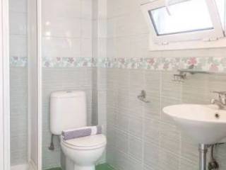 ANYPLACE MESITIKES YPERESIES