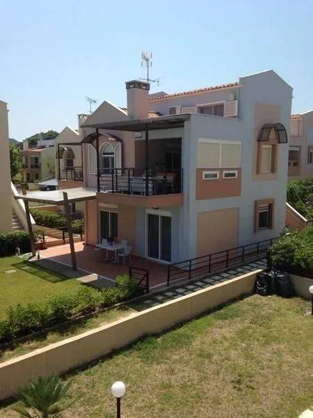 ANYPLACE MESITIKES YPERESIES