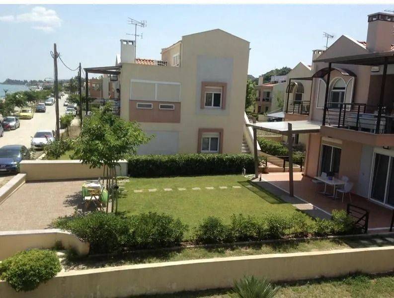 ANYPLACE MESITIKES YPERESIES