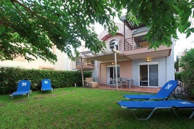 ANYPLACE MESITIKES YPERESIES