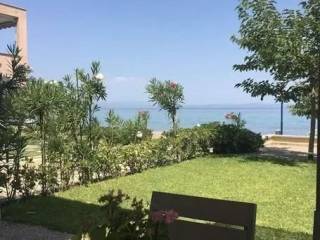 ANYPLACE MESITIKES YPERESIES