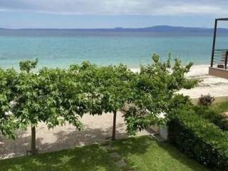 ANYPLACE MESITIKES YPERESIES