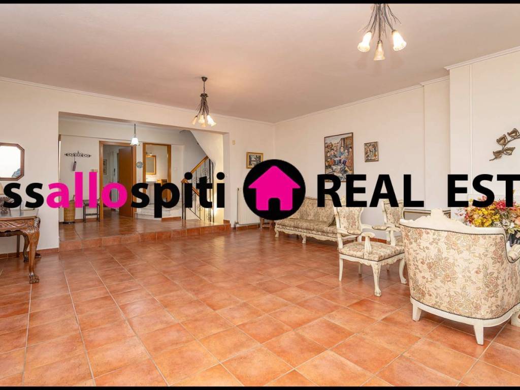 ΣΑΛΟΝΙ - ΜΕΣΑΙΟ ΕΠΙΠΕΔΟ