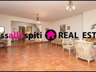 ΣΑΛΟΝΙ - ΜΕΣΑΙΟ ΕΠΙΠΕΔΟ