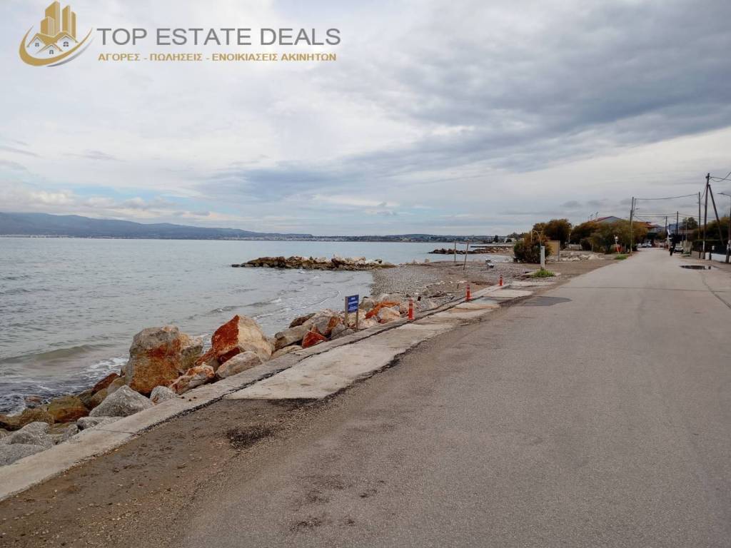 παραλία Λεχαίου σε ευθεία κάτω 500 μέτρα από το οικόπεδο