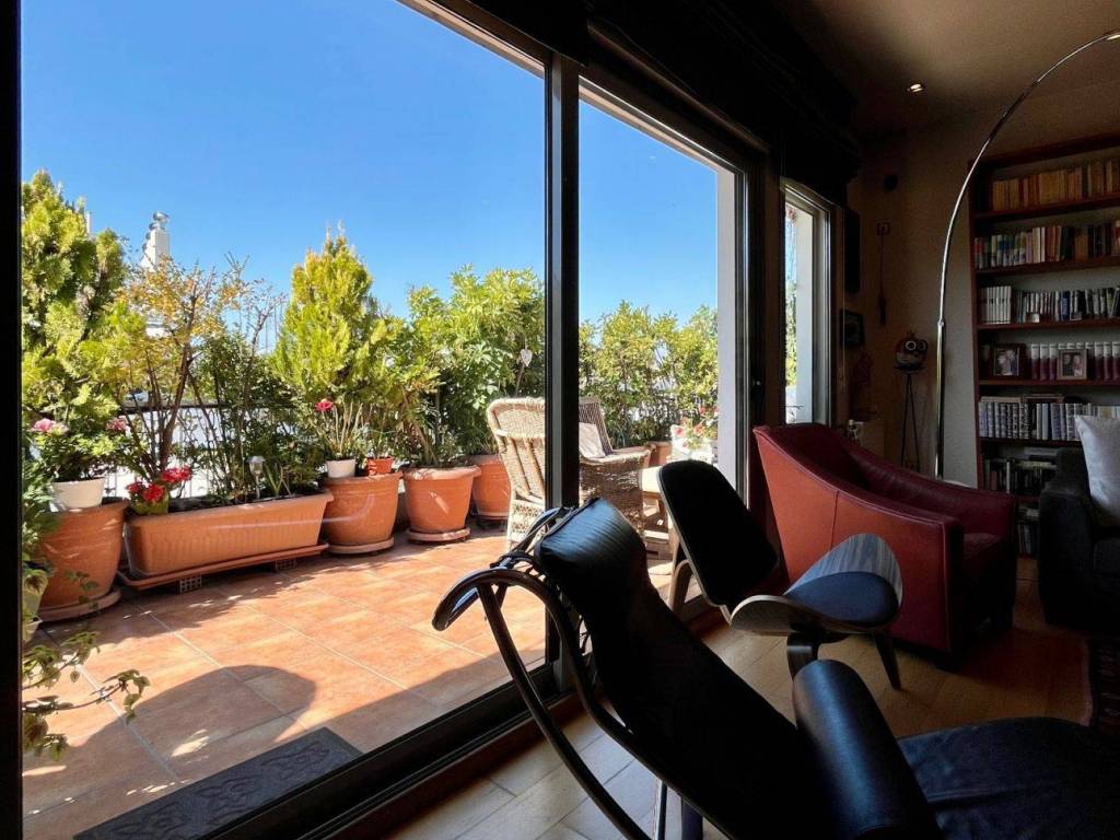 likavittos_commercial_office_for_sale