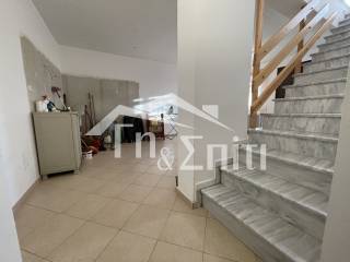 Σαλόνι,Ισόγειο