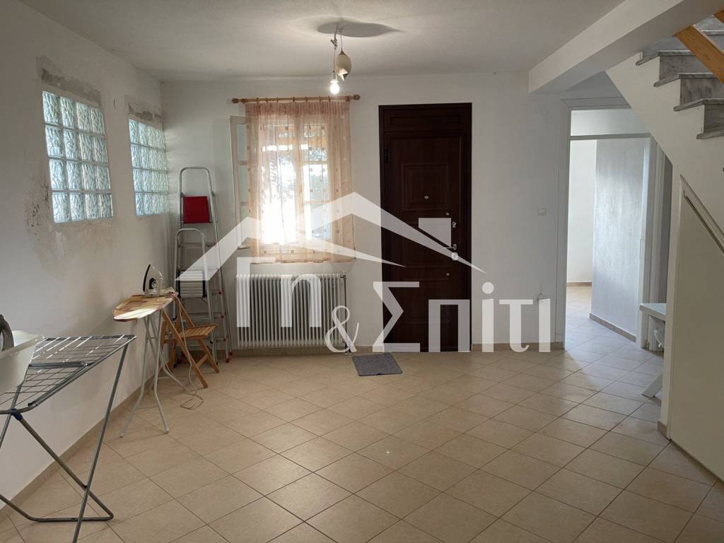 Σαλόνι,Ισόγειο