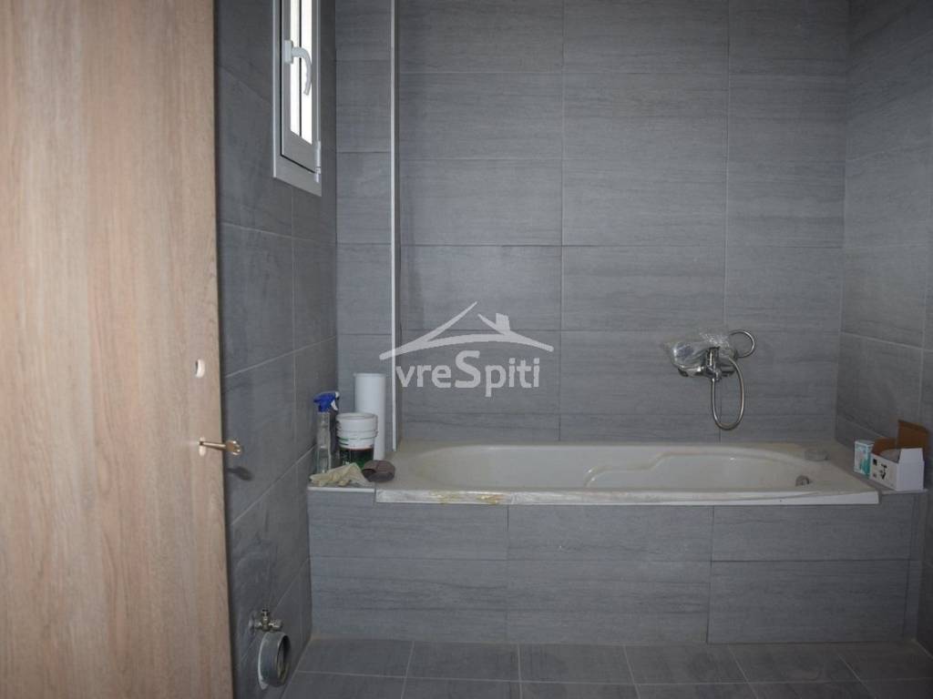 ΚΥΡΙΩΣ ΛΟΥΤΡΟ