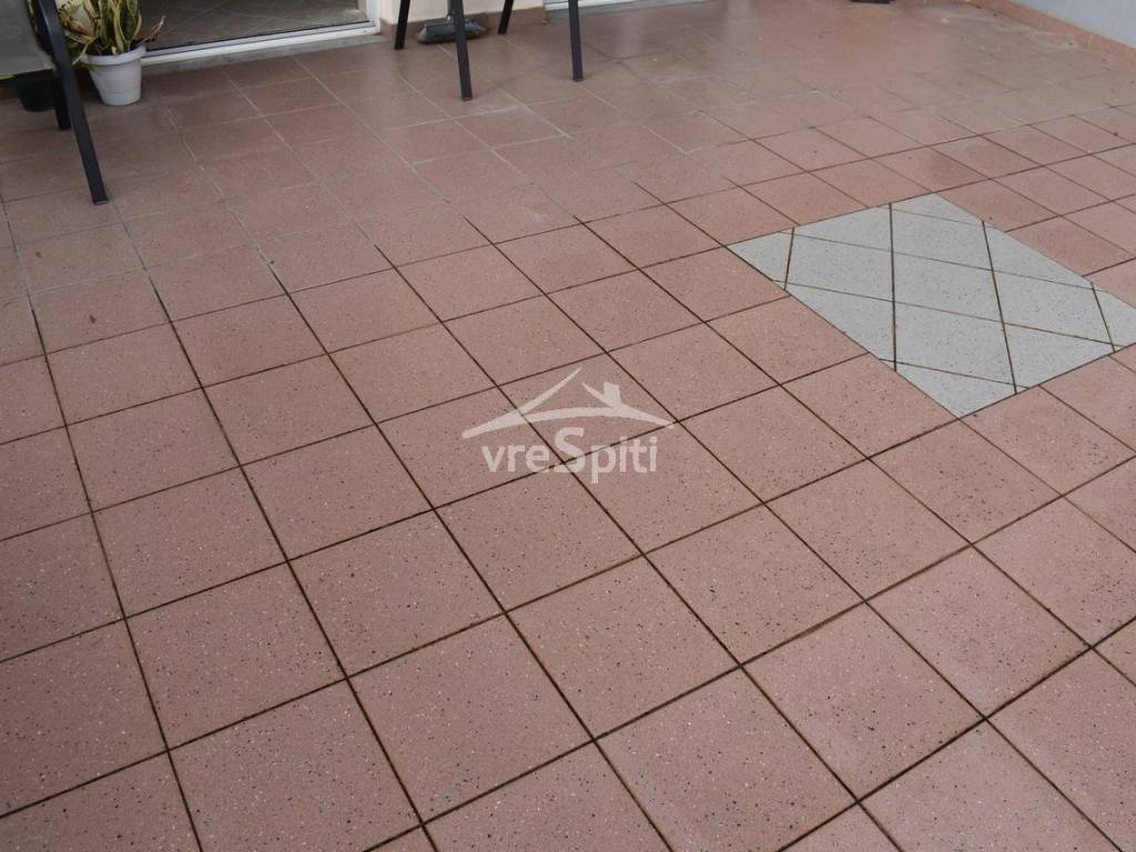 ΒΕΡΑΝΤΑ ΚΑΘΙΣΤΙΚΟΥ-ΚΟΥΖΙΝΑΣ