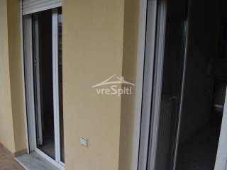 ΕΝΙΑΙΟ ΜΠΑΛΚΟΝΙ