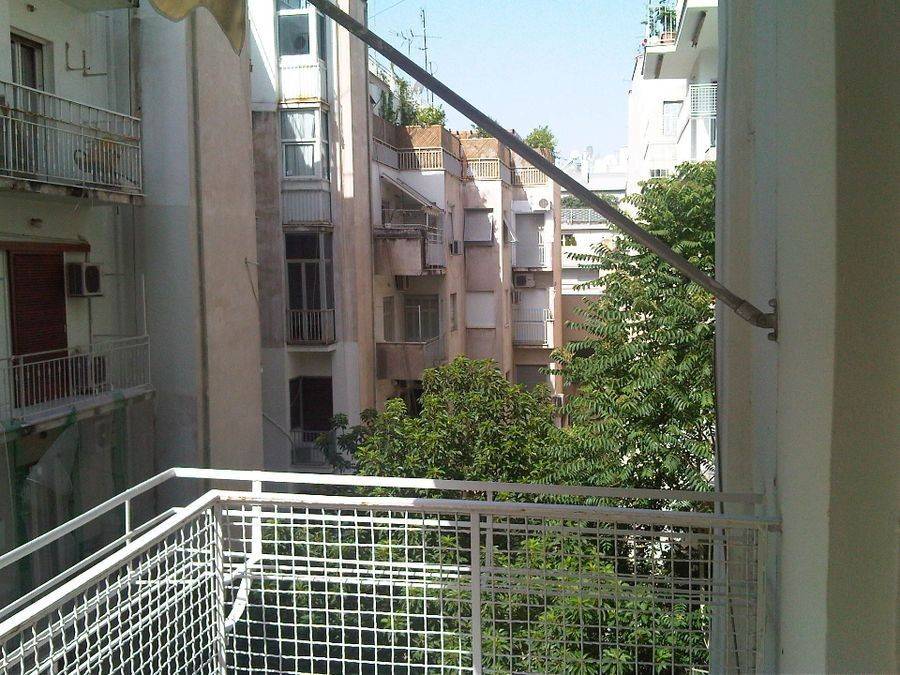 μεγάλος και ευχάριστς ακάλυπτος