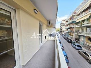 Εμπρόσθιο μπαλκόνι