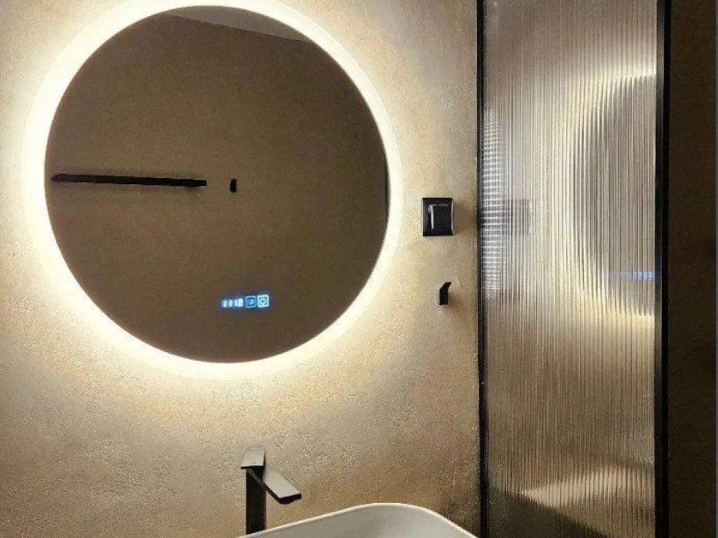 Forumland Real Estate, Μπάνιο