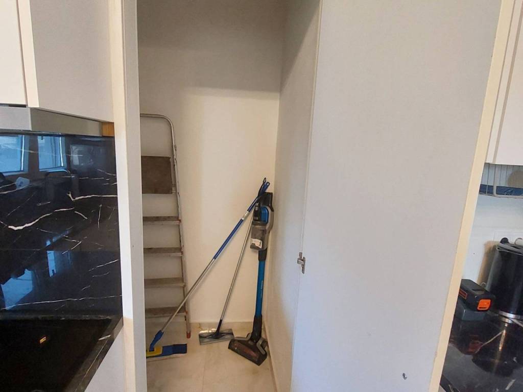 APOTHEKE STEN KOYZINA