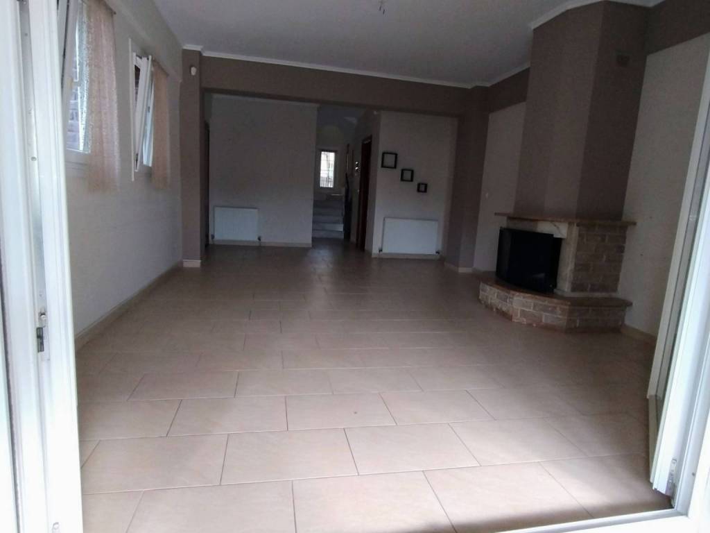 ΣΑΛΟΝΙ ΠΡΩΤΟΥ ΟΡΟΦΟΥ