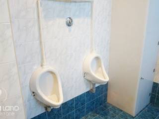 Forumland Real Estate, Μπάνιο