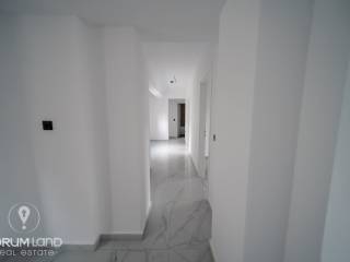 Forumland Real Estate, Διάδρομος