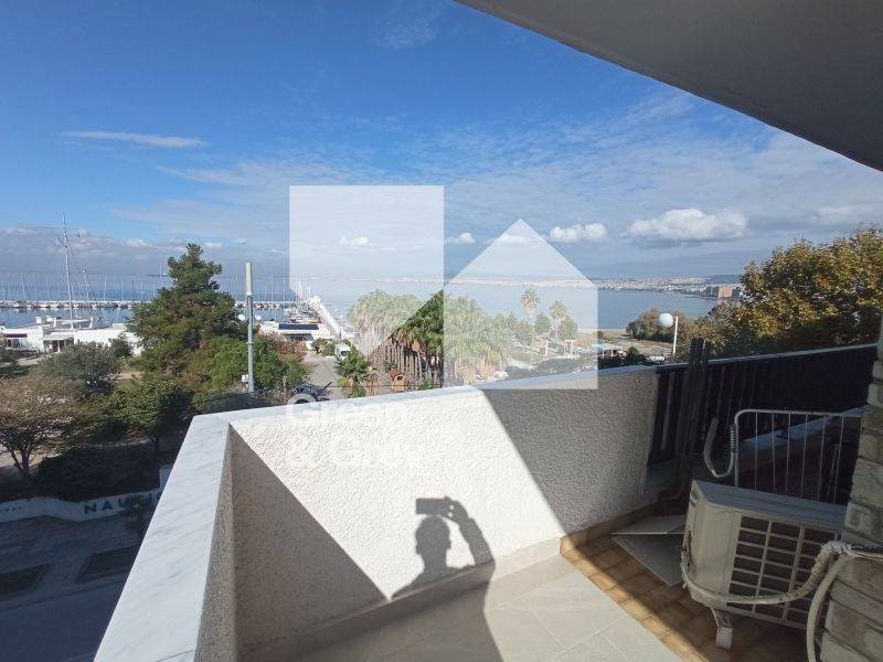 Θέα από μπαλκόνι