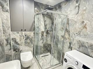 Forumland Real Estate, Μπάνιο