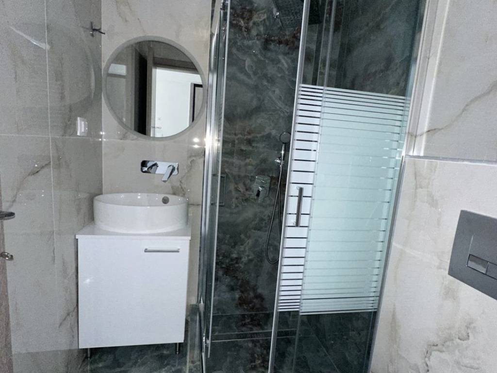 Forumland Real Estate, Μπάνιο με ντουζιέρα