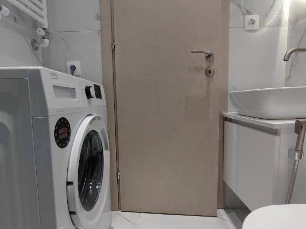 Forumland Real Estate, Μπάνιο