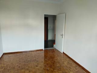 Domatio dipla sto mpanio