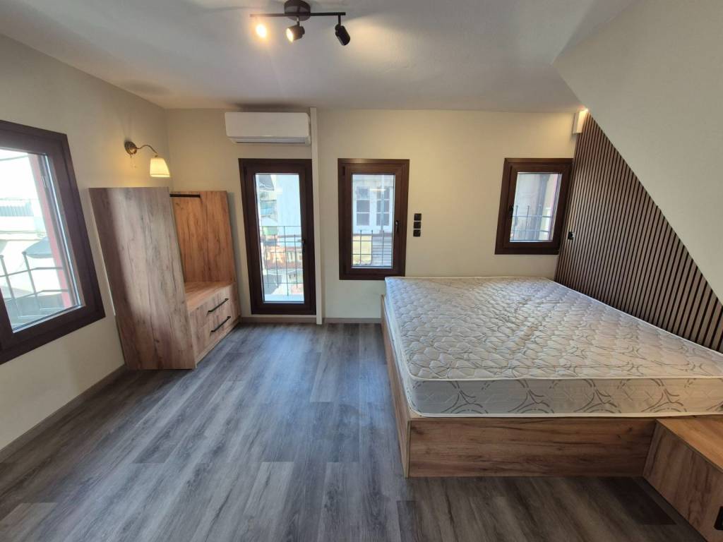 ΥΠΝΟΔΩΜΑΤΙΟ-ΣΑΛΟΝΙ