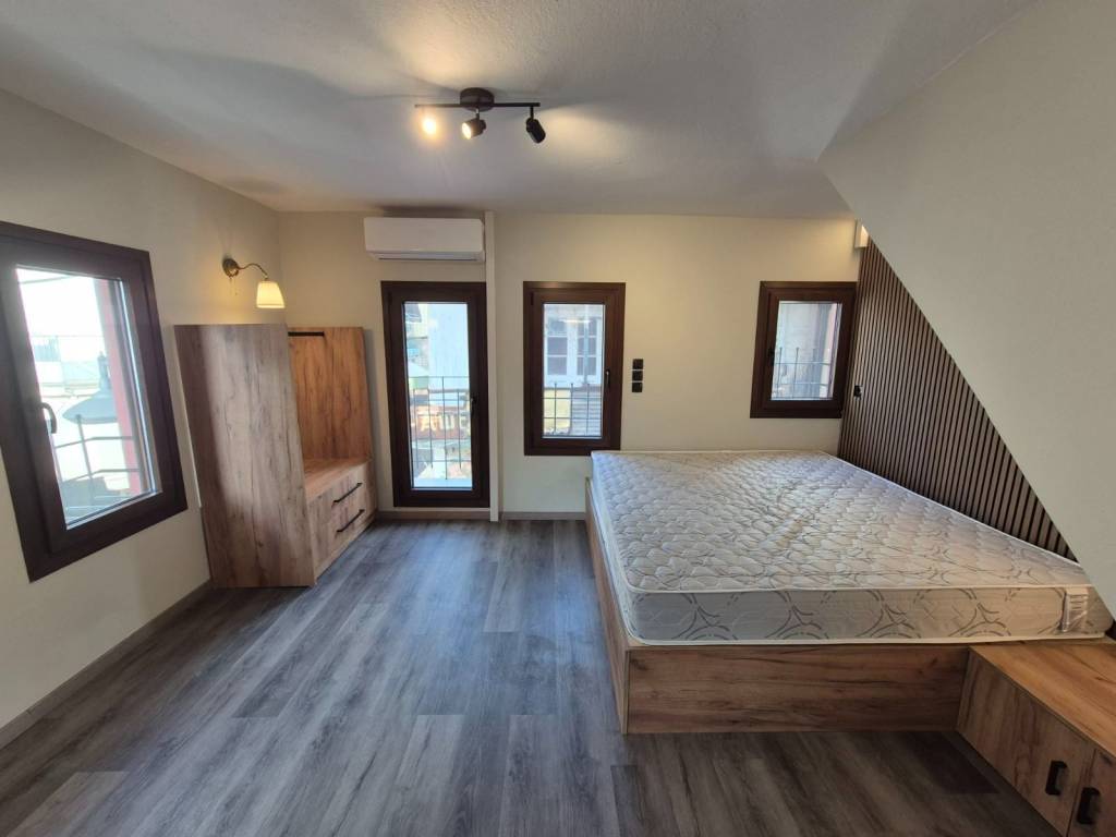 ΥΠΝΟΔΩΜΑΤΙΟ-ΣΑΛΟΝΙ