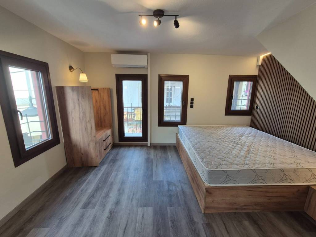 ΥΠΝΟΔΩΜΑΤΙΟ-ΣΑΛΟΝΙ