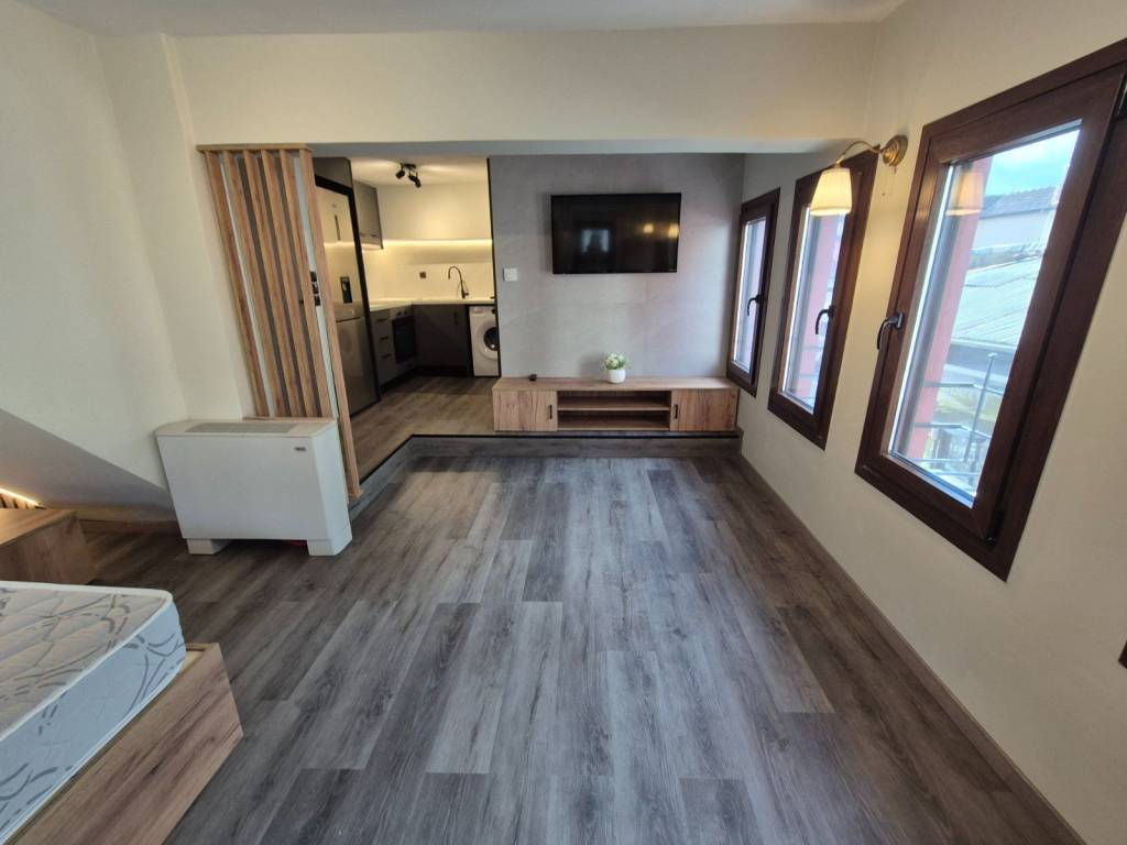 ΥΠΝΟΔΩΜΑΤΙΟ-ΣΑΛΟΝΙ