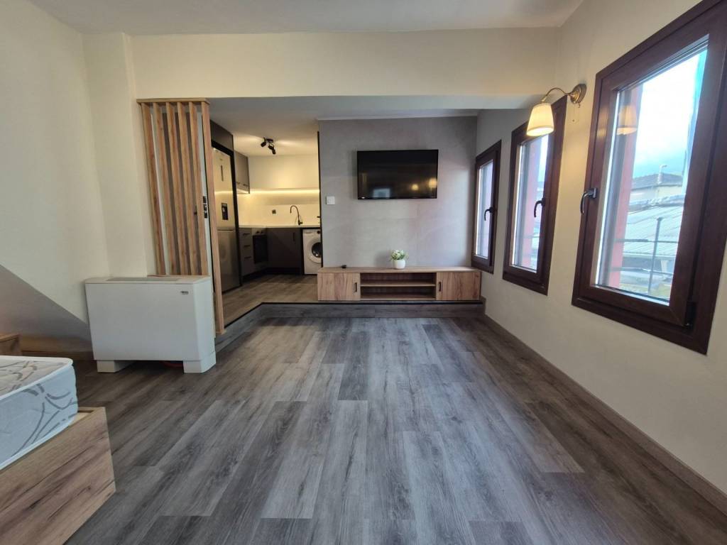 ΥΠΝΟΔΩΜΑΤΙΟ-ΣΑΛΟΝΙ