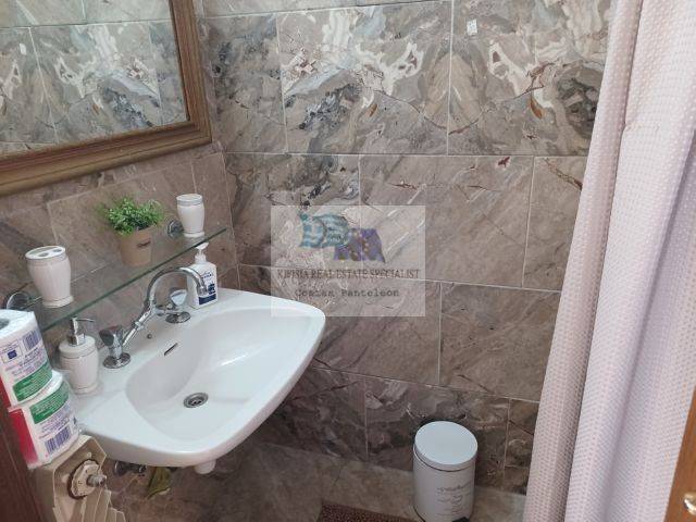 2nd FLOOR BATHROOM WITH SHOWER