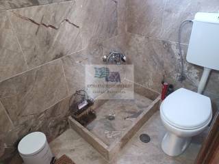 2nd FLOOR BATHROOM WITH SHOWER